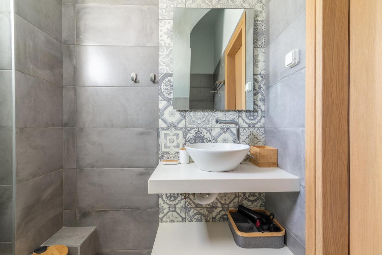 Magriplis Hill Apts Гувес Екстериор снимка